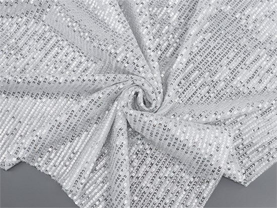 Пайетки на трикотажной основе, цв. серебро на белом фоне 10008984