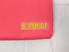 Нашивка декоративная силиконовая "BE YOURSELF" - фото 17253