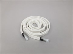 Шнур плоский пэ, со съемным наконечником, 12мм, цв.белый, дл.140см - фото 19804